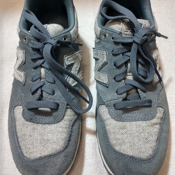 New Balance 696 Capsule Running Shoes Silver &Gray - Picture 2 of 8